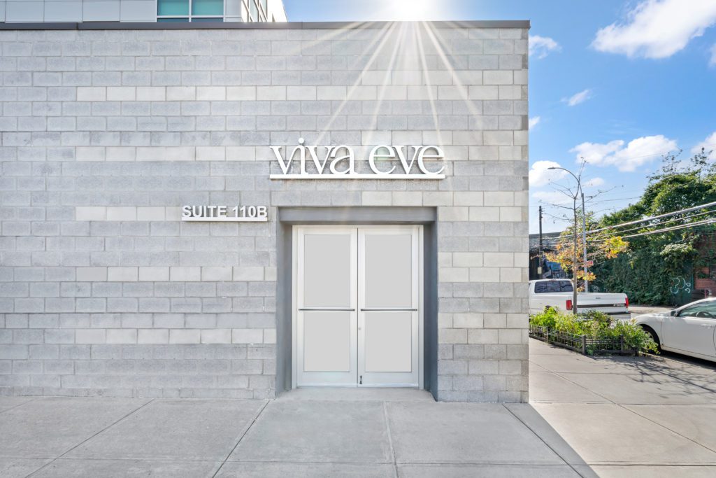 Exterior of Viva Eve's Astoria Surgical Center Location